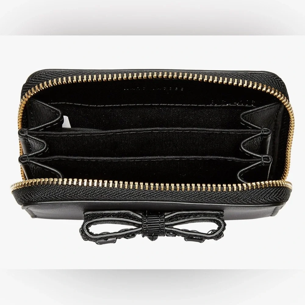 🖤MARC JACOBS🖤Black Leather Bow Embellished Zip Around Card Case/EUC